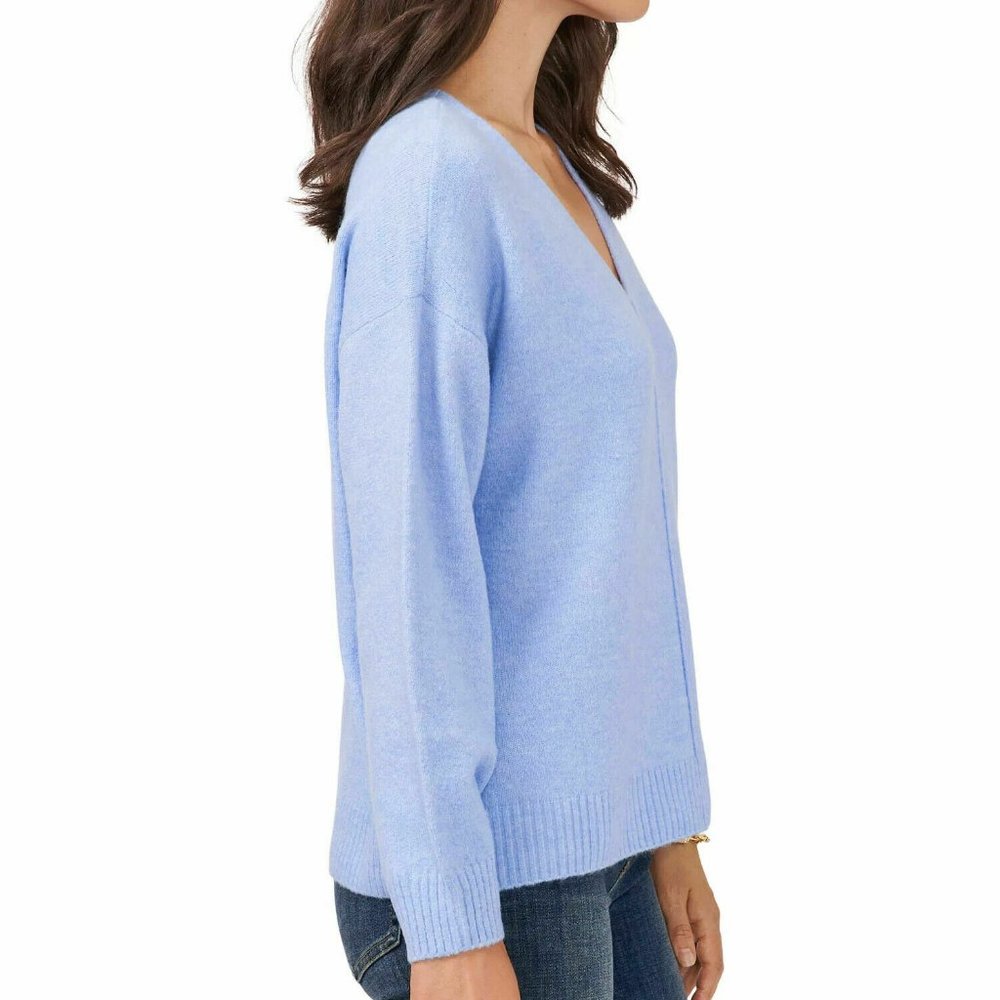 NWT Vince Camuto Women's V-Neck Sweater. - Picture 2 of 4